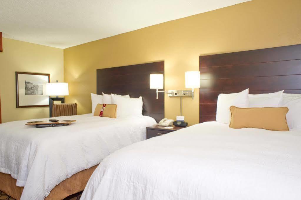 Hampton Inn Starkville Zewnętrze zdjęcie